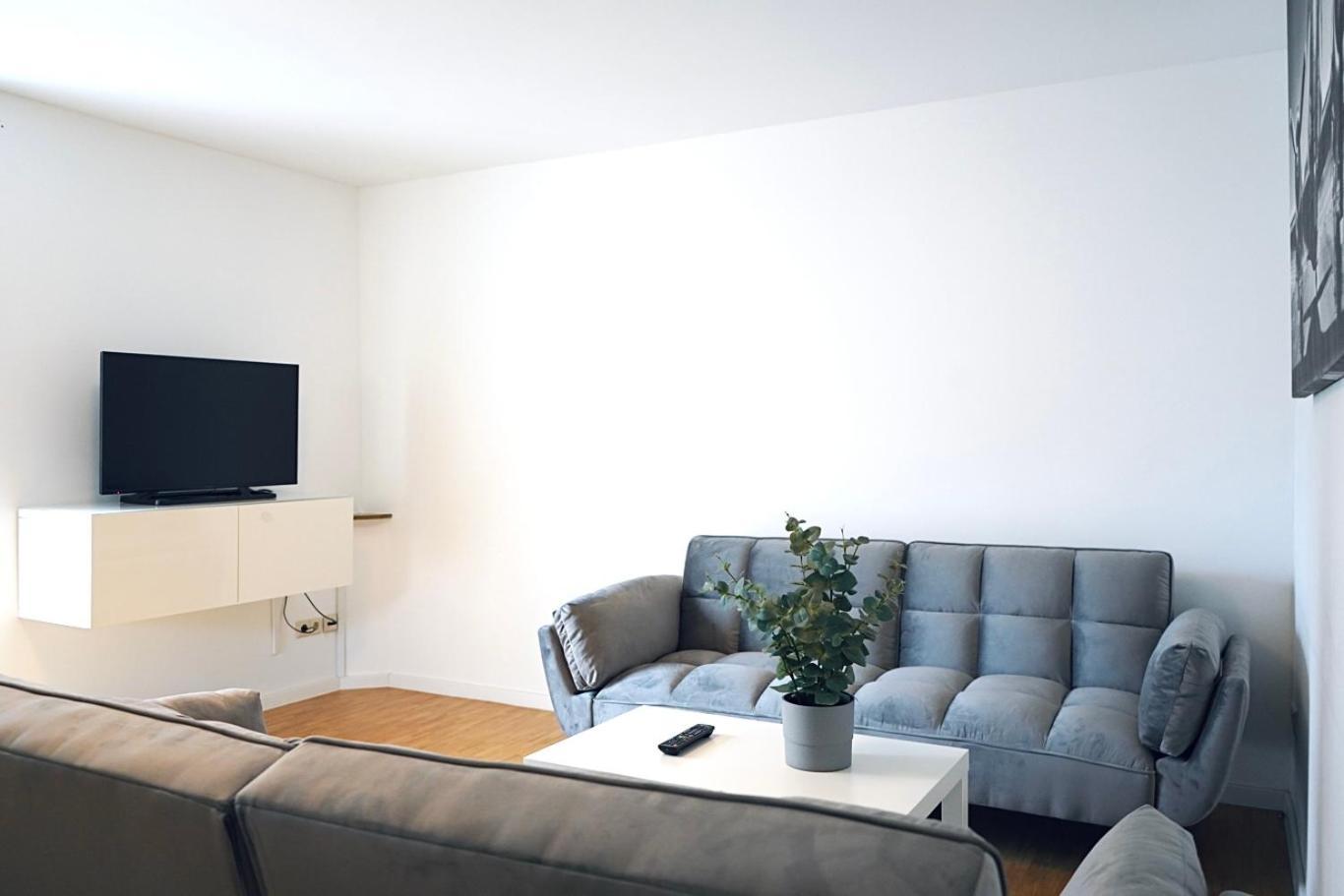 Stilvolles Apartment In Stadtnaehe-Parkplatz- 4 Personen- Balkon วอล์ฟสบวร์ก ภายนอก รูปภาพ
