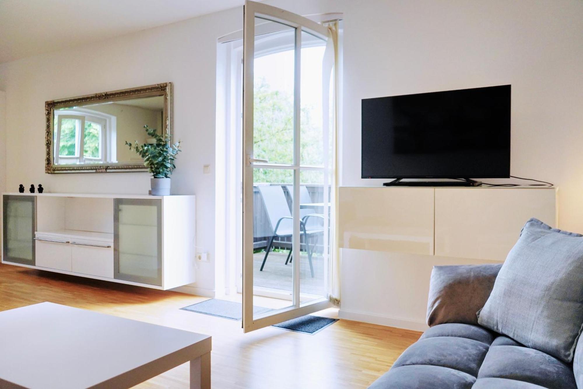 Stilvolles Apartment In Stadtnaehe-Parkplatz- 4 Personen- Balkon วอล์ฟสบวร์ก ภายนอก รูปภาพ