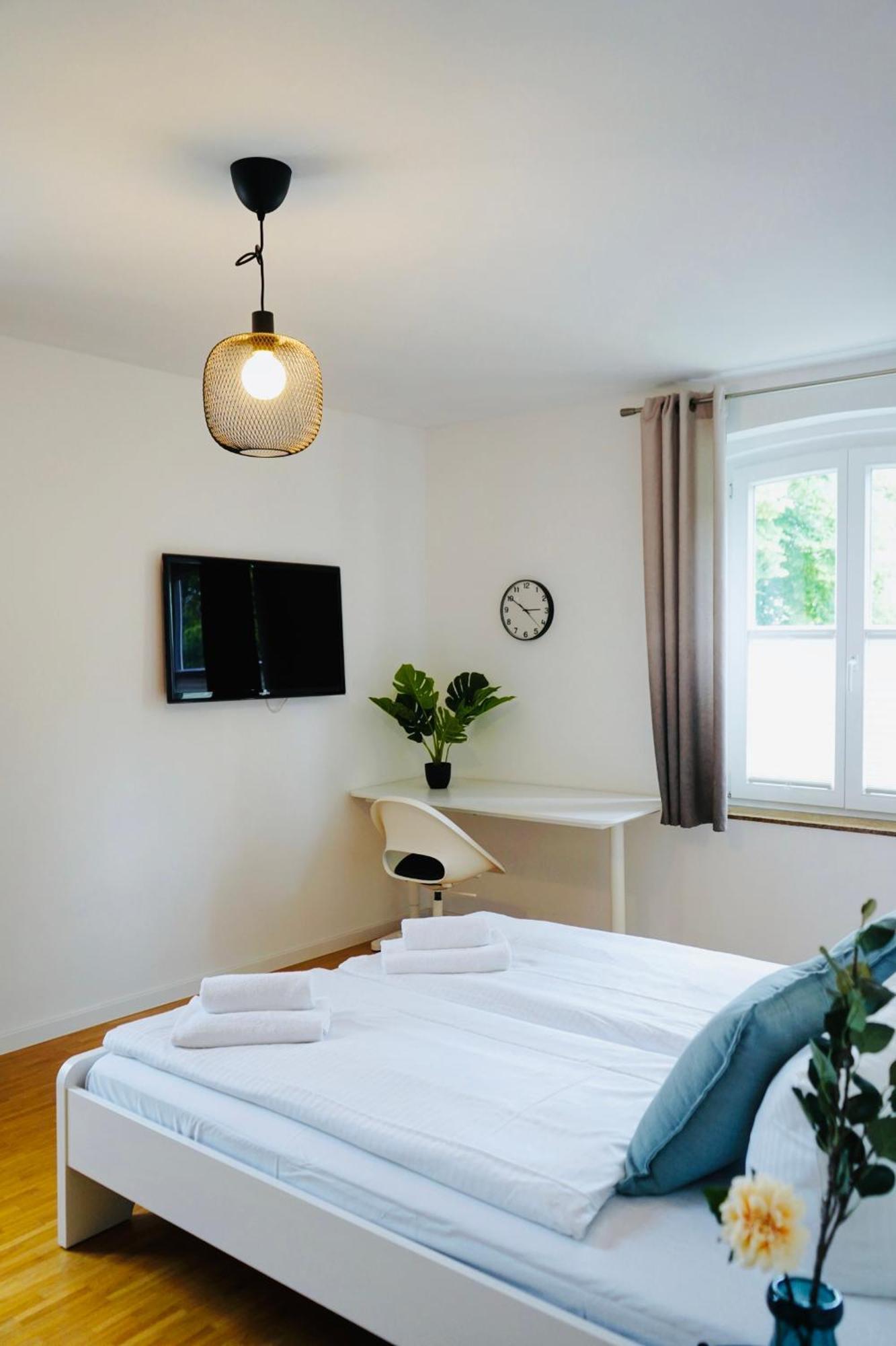 Stilvolles Apartment In Stadtnaehe-Parkplatz- 4 Personen- Balkon วอล์ฟสบวร์ก ภายนอก รูปภาพ